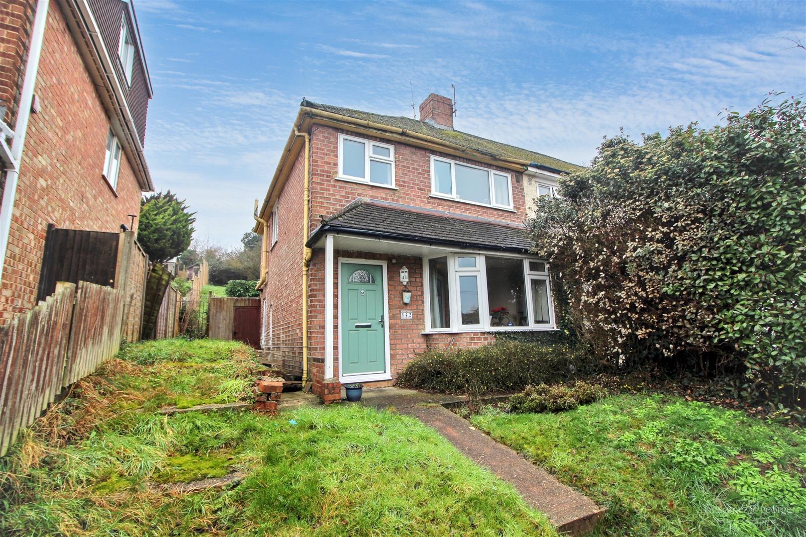 3 bed property in Thirlmere Avenue, Reading